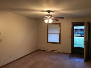 636 E North St, Kendallville, IN 46755