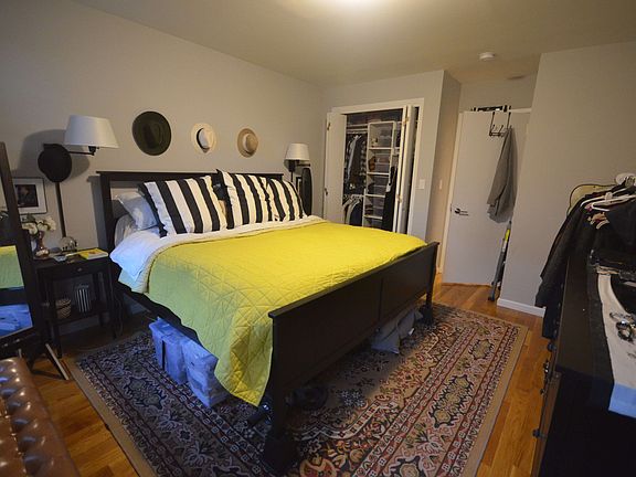 5th image of 1140 31st Dr APT 2L