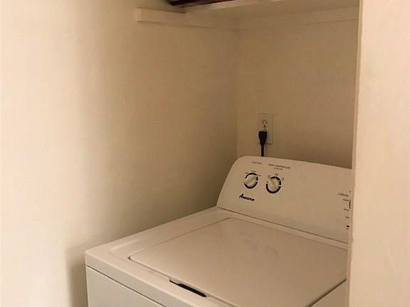 5th image of 1904 Dartmouth St APT C4