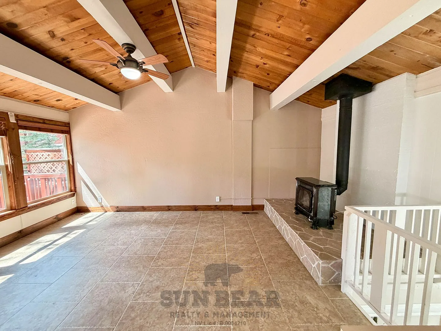 Adorable 2 Bedroom Condo in Incline Crest Complex — Photo 3