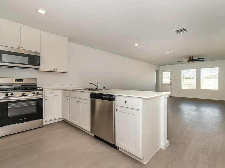 1708 Crossbill St — Photo 8