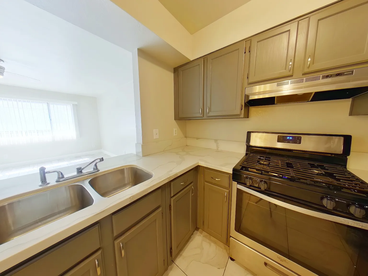 1640 Athol Avenue - H-23 — Photo 3