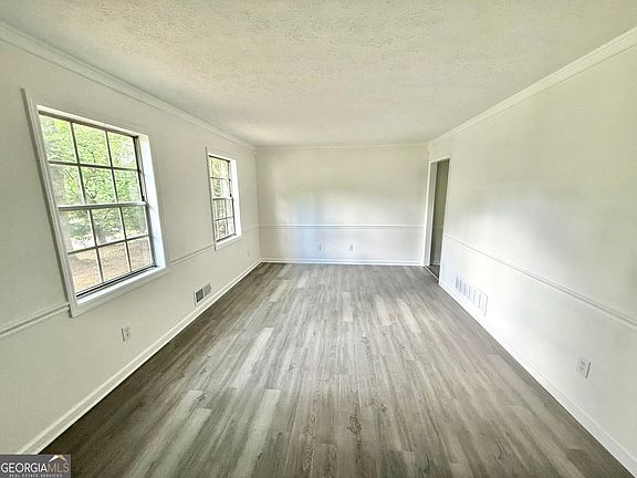 4th image of 3681 Lavilla Dr