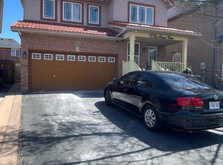72 Four Seasons Cir S, Brampton, ON L7A 2A7