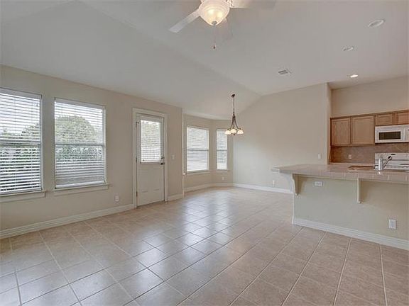 3rd image of 21910 Moffat Dr