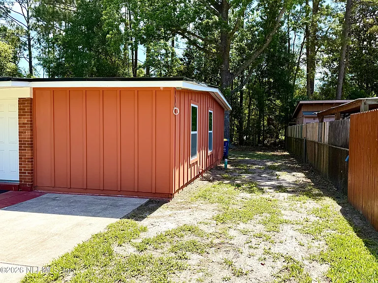 2909 Lauderdale Dr E — Photo 21