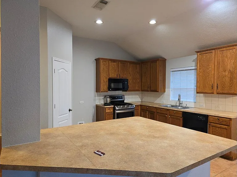 2707 Hewn Rock Way — Photo 9