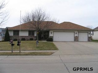 1212 Cheyenne St, Elkhorn, NE 68022