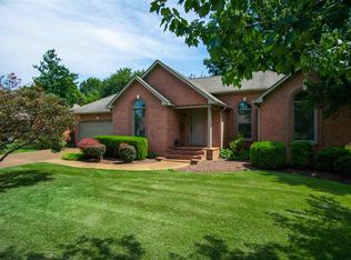 249 Chapel Creek Dr, Jackson, TN 38305