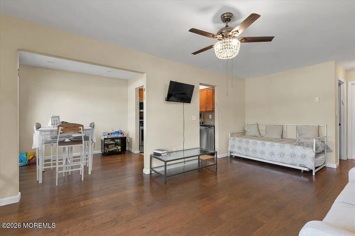 1 bed, 758 sqft, $1,850 — Photo 2