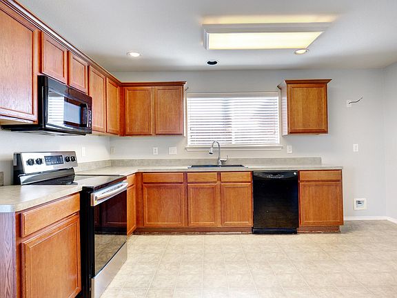 4th image of 8504 Shallow Creek Dr