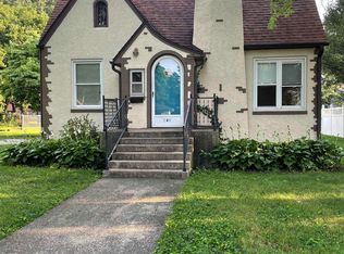 840 Edgehill Rd, Jacksonville, IL 62650