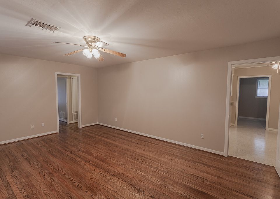 2nd image of 1400 Woodson Ln