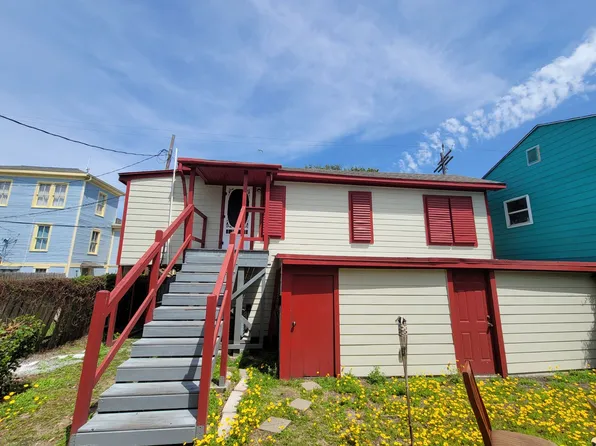 820 Broadway St, Galveston, TX 77550