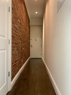 Rented by Avenues Real Estate | media 26