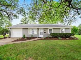 939 N Highland Ave, Aurora, IL 60506