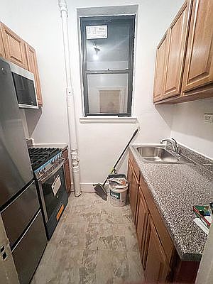 2nd image of 425 W 57th St APT 1K