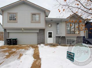 8851 N 82nd St, Omaha, NE 68122
