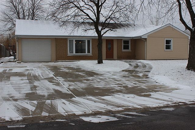 1st image of 10300 Hilltop Dr