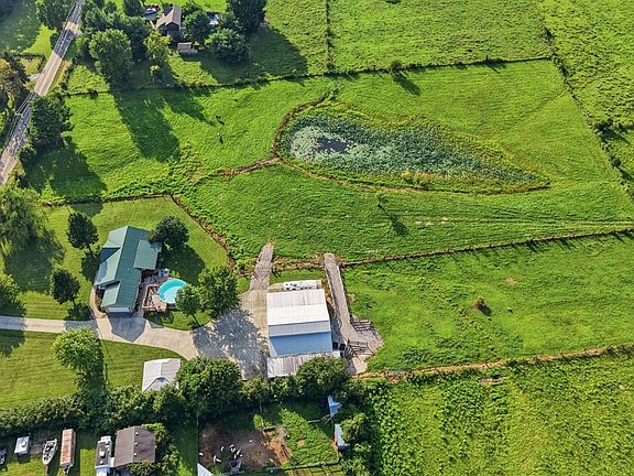 2nd image of 2072 Laurel Lindale Rd