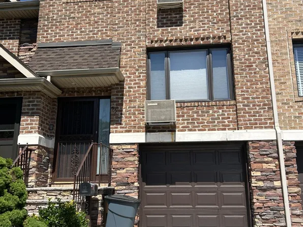 55 North Dr, Staten Island, NY 10305