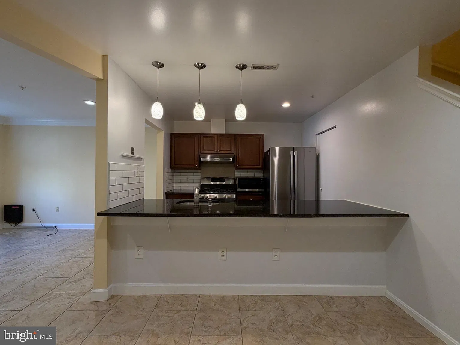 3 bed, 2.5 bath, 1404 sqft, $2,650 — Photo 3