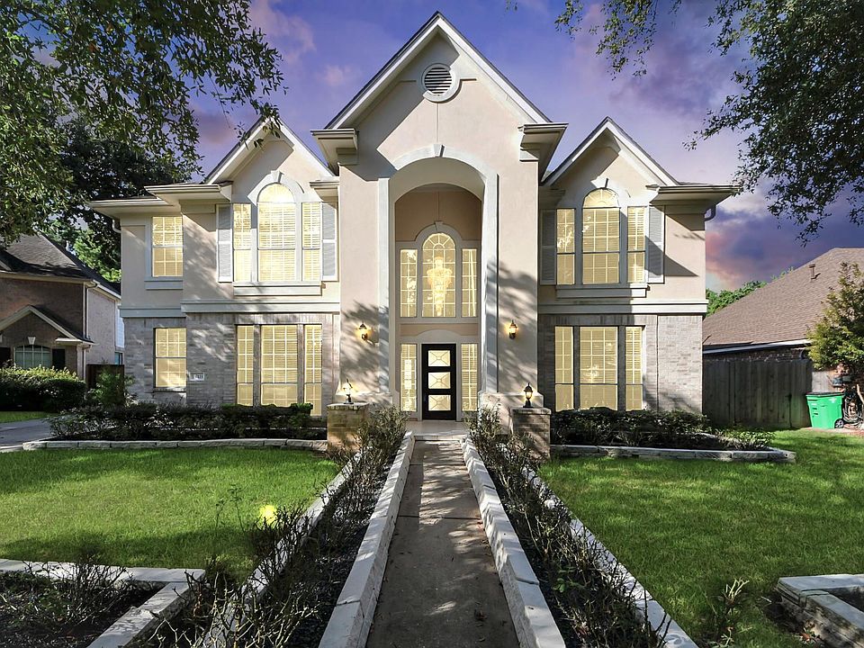 1st image of 20111 Biscayne Hill Ct