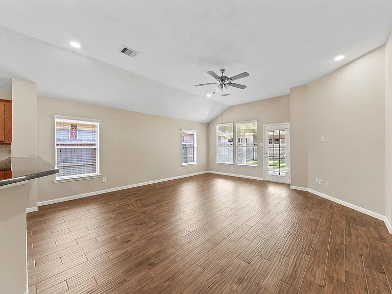 731 Pickett Hill Ln — Photo 16