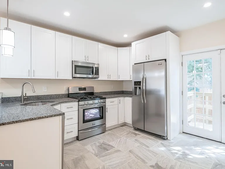 2612 Titan St — Photo 1