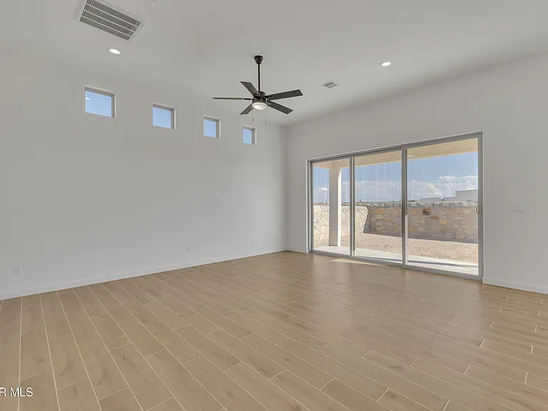 12716 Middlesbrough Ave — Photo 16