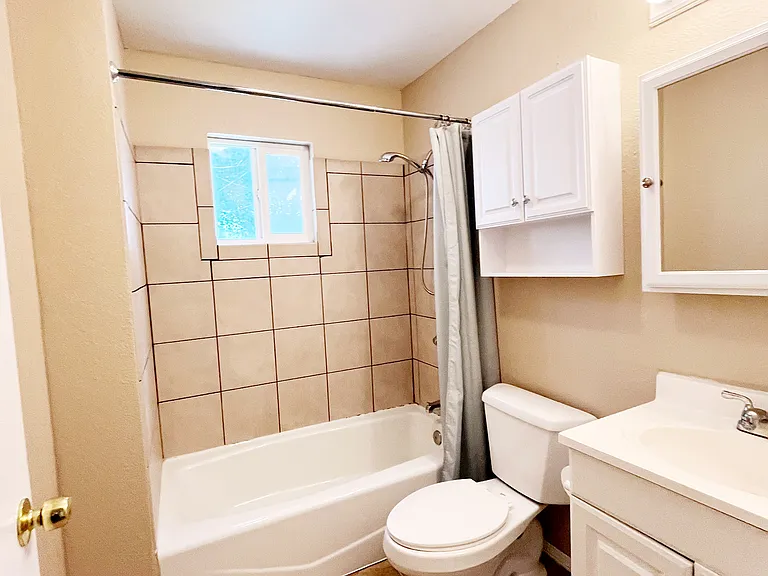 5008 N College Ave — Photo 5
