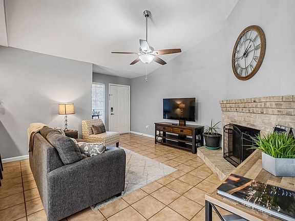 4th image of 2206A Cedar Bend Dr