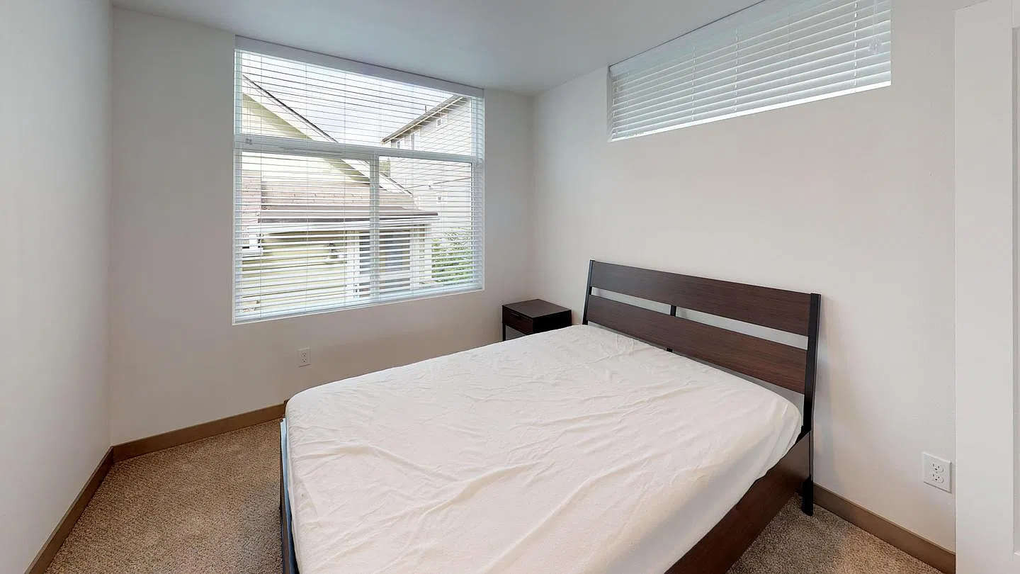 Private Room in Welcoming Columbia City Home Blocks From The Light Rail — Photo 4
