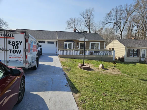 123 Superior Ave, Machesney Park, IL 61115