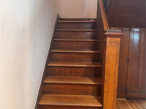 5th image of 1607 W Genesee St
