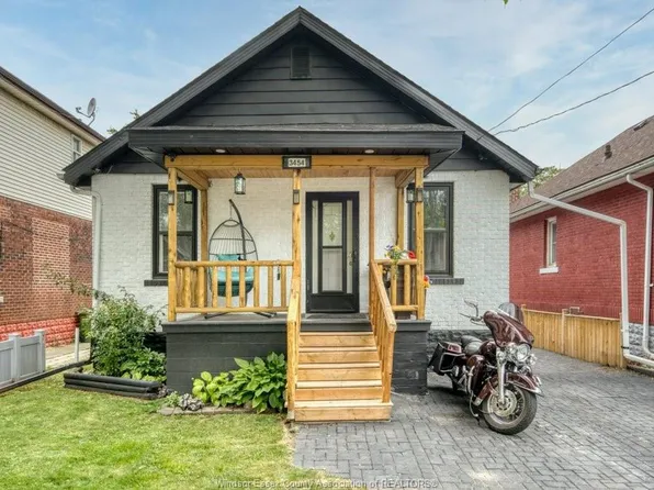 3454 Harris St, Windsor, ON N9C 1N5