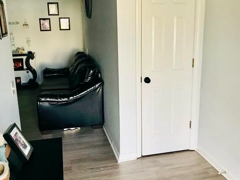 17 Hazeltine Ct — Photo 8