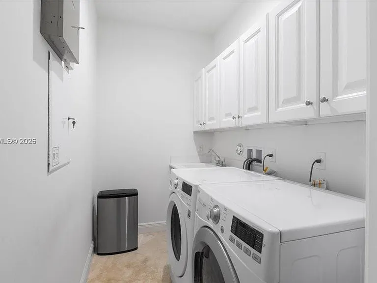8610 Lakeside Bnd — Photo 34