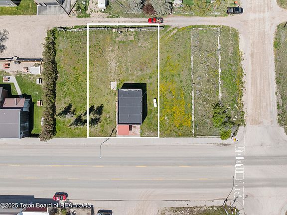 3rd image of 6334 N Main St