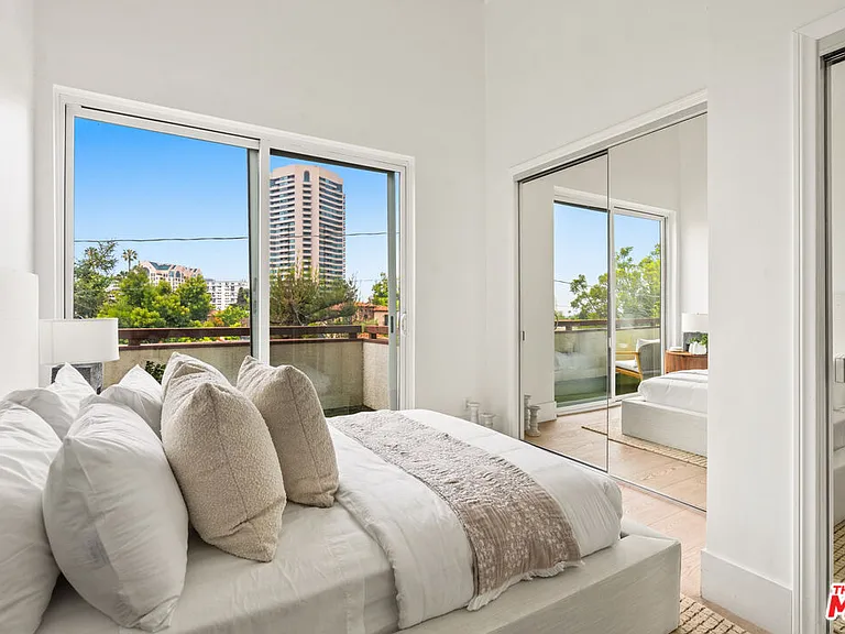 1277 S Beverly Glen Blvd #408 — Photo 30