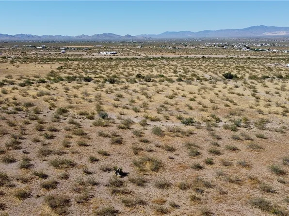 3904 N Eloy Rd, Golden Valley, AZ 86413