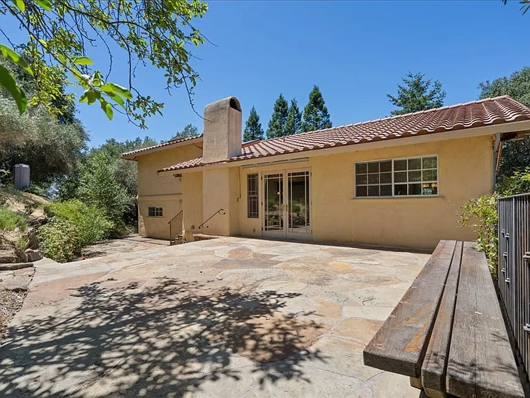 930 Valley View Dr — Photo 26
