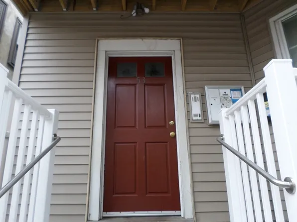 53 Hawthorne St, Chelsea, MA 02150