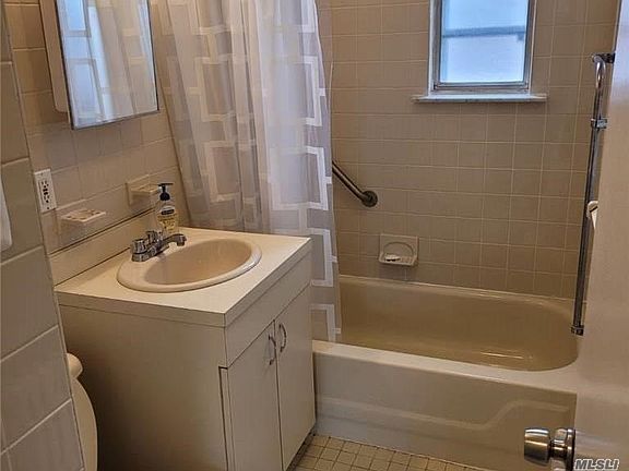 4th image of 73-16 260th St