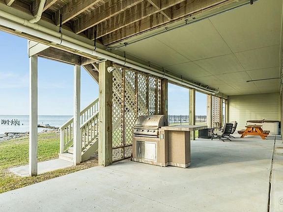 4th image of 8002 Channelview Dr
