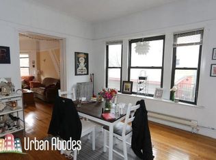 915 W Waveland Ave #FIRST, Chicago, IL 60613