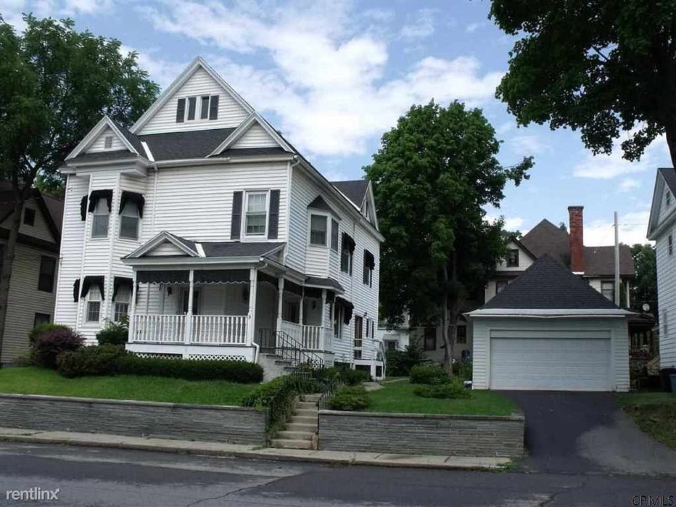 9 Lincoln Ave
