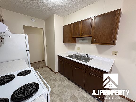 5th image of 500 E 14th St APT 10