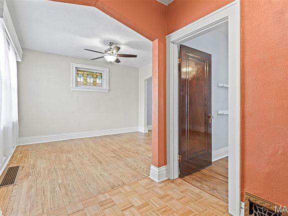 5th image of 6242 Marmaduke Ave