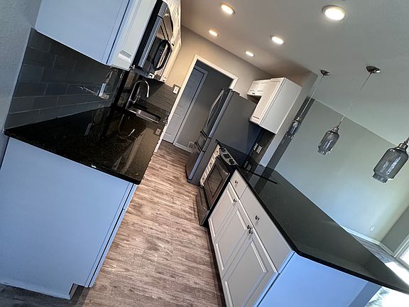 3rd image of 1409 Acapulco Ct